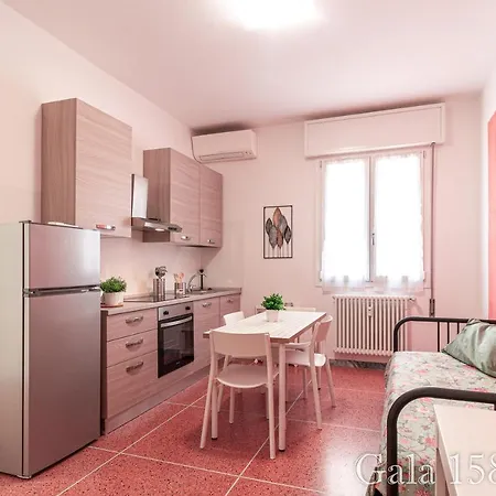 Gala158due Fair District